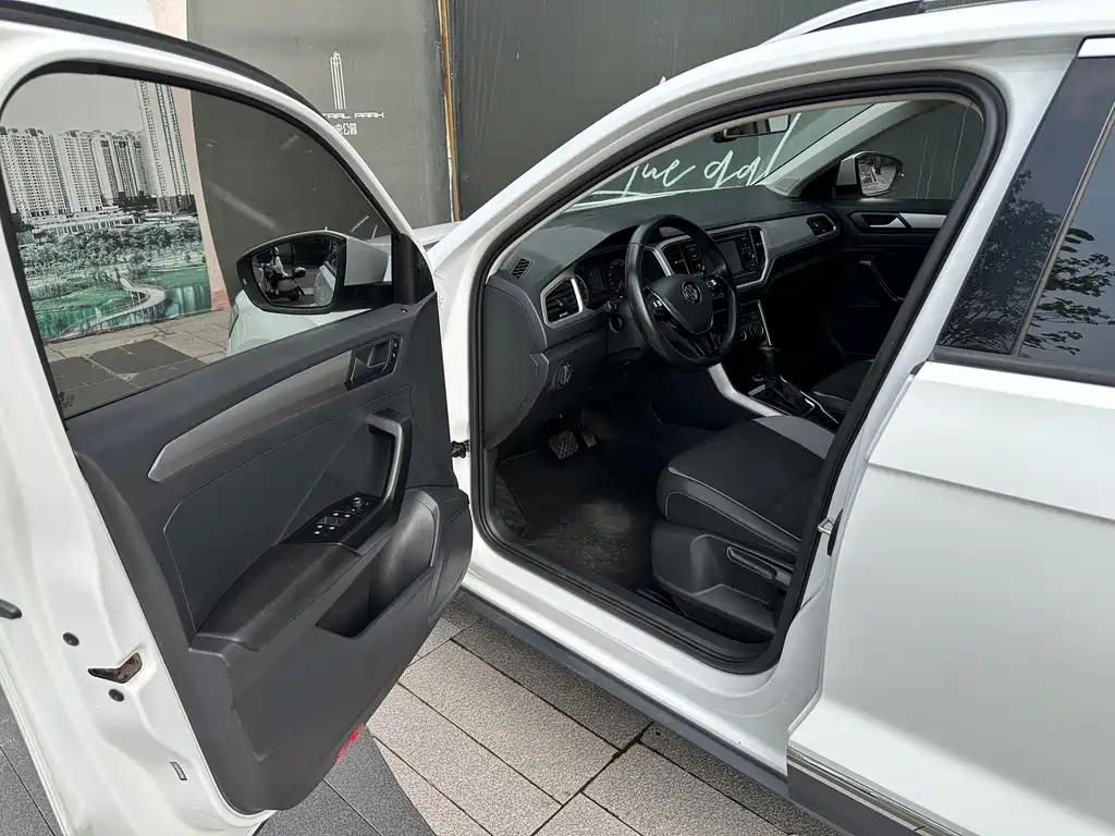 Volkswagen T-Roc — миниатюра 4