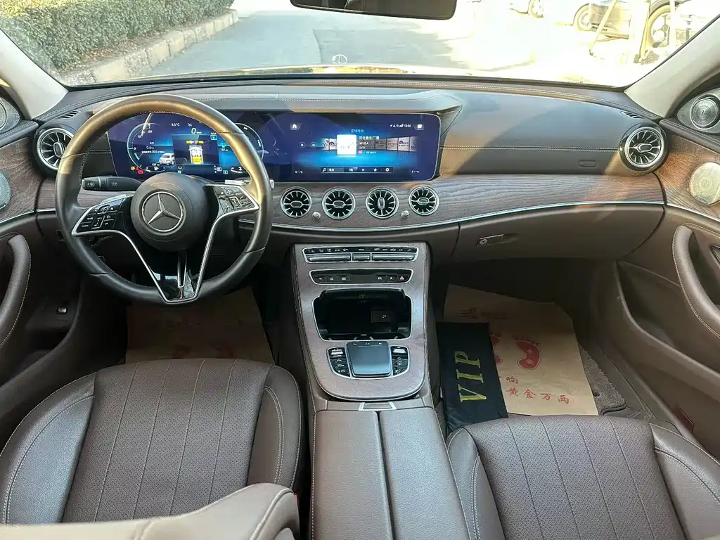 MERCEDES-BENZ E CLASS