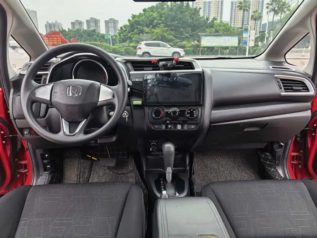 Honda Fit — миниатюра 5