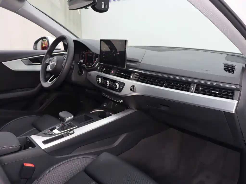 Audi A4L — миниатюра 11