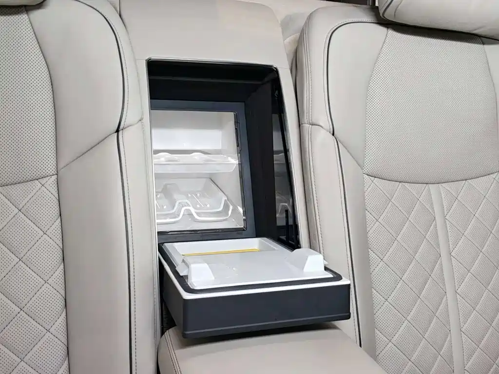 Audi A8 — миниатюра 20