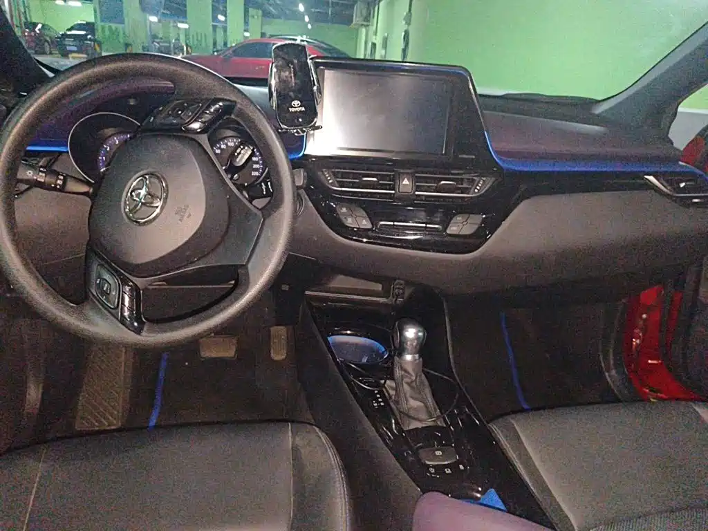 Toyota C-HR — миниатюра 13