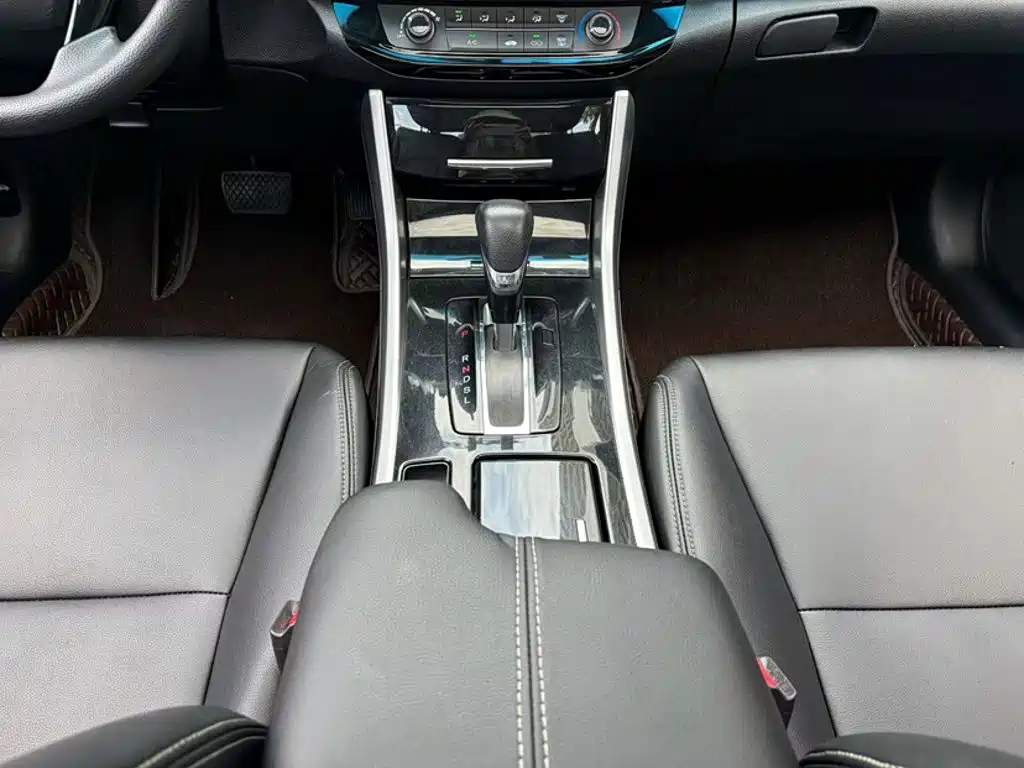 Honda Accord — миниатюра 10