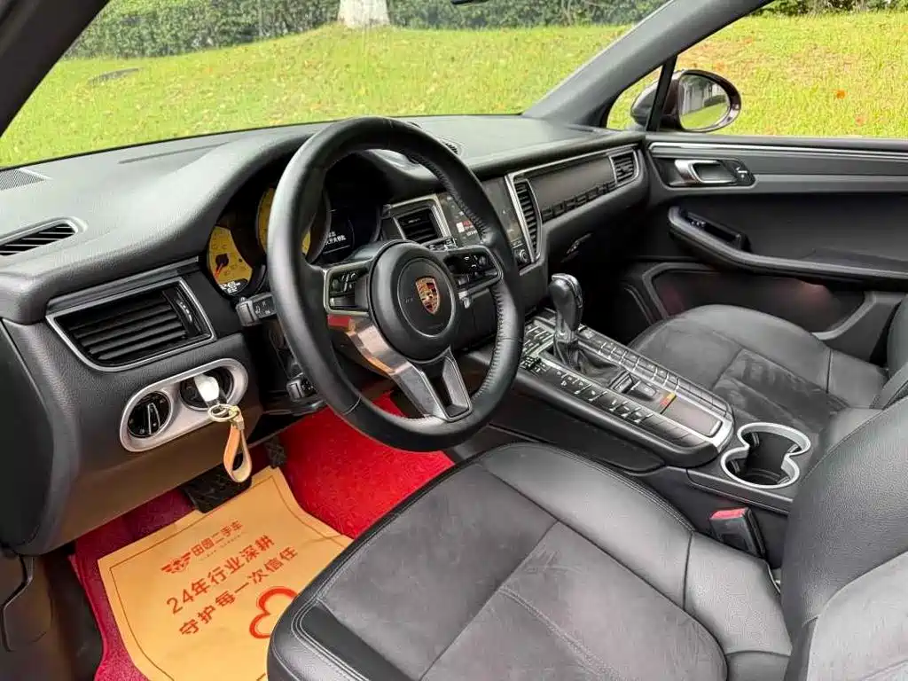 Porsche Macan — миниатюра 6
