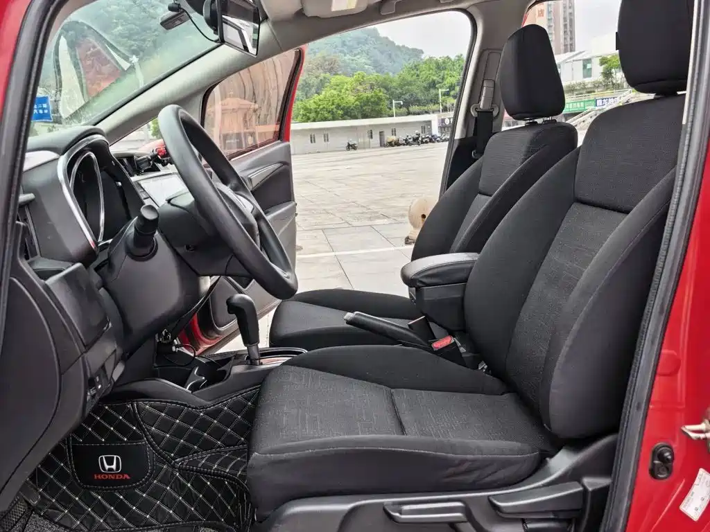 Honda Fit — миниатюра 4