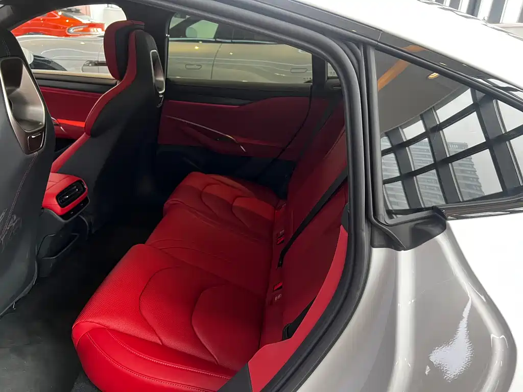 XIAOMI CAR XIAOMI SU7