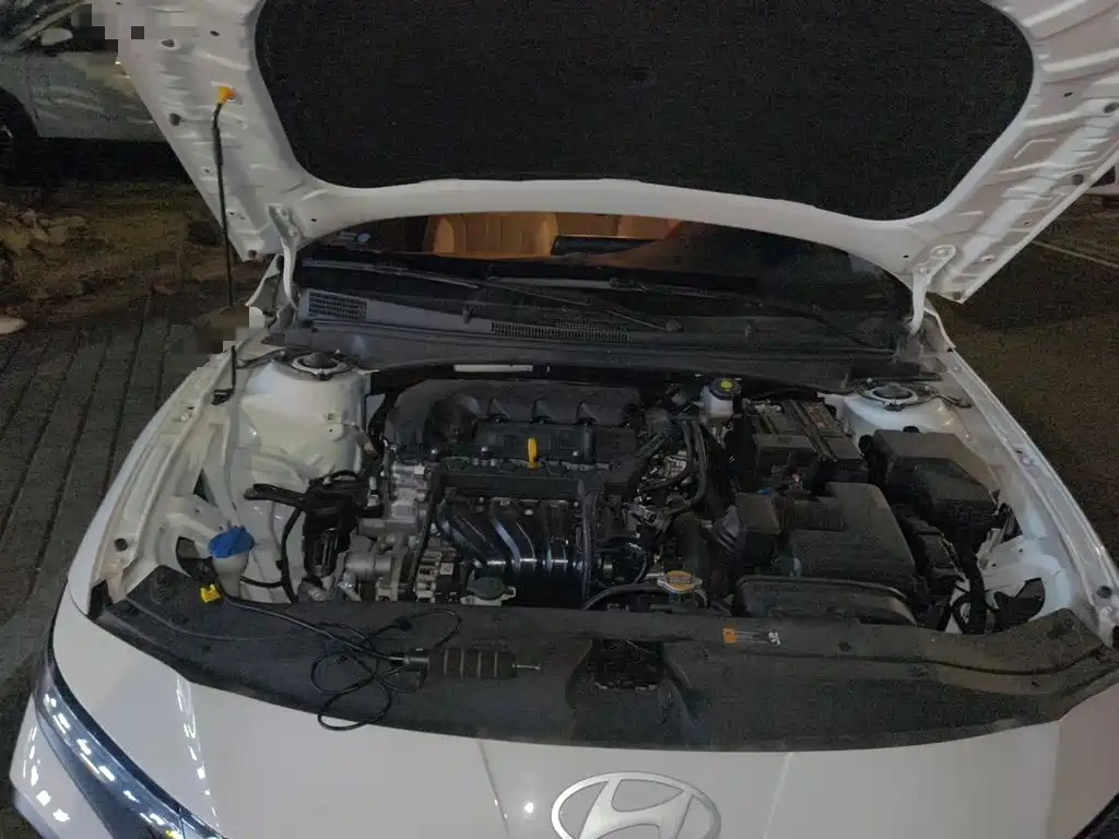 Hyundai Elantra — миниатюра 16