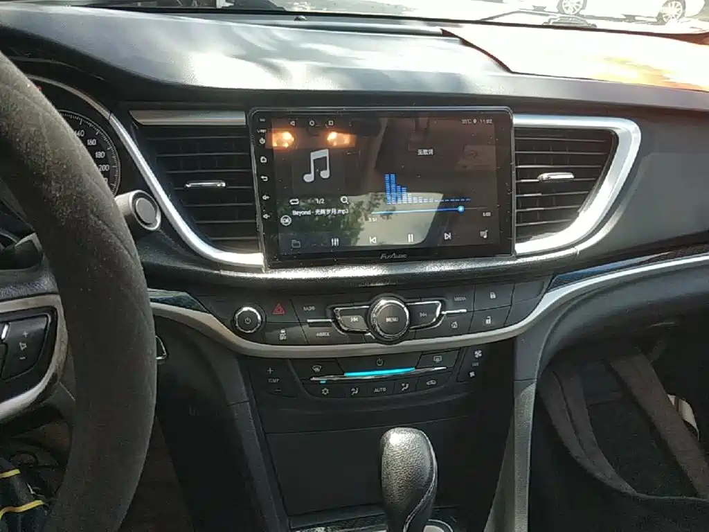 Buick Excelle — миниатюра 13