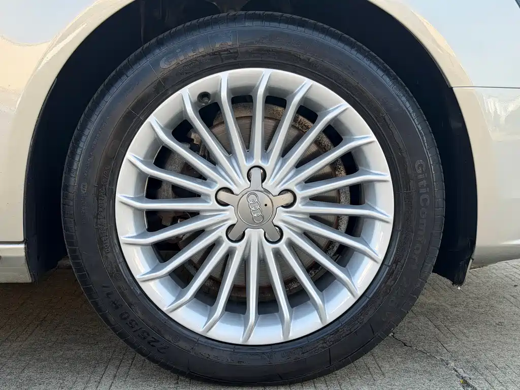Audi A4L — миниатюра 7