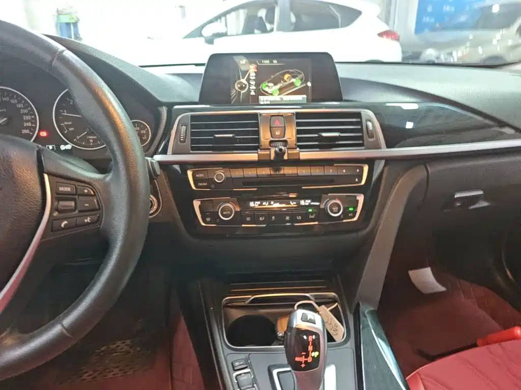 BMW 3 Series — миниатюра 13