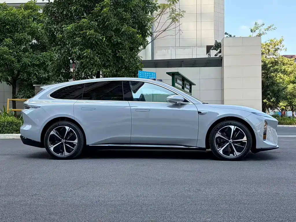 NIO ET5T — миниатюра 4