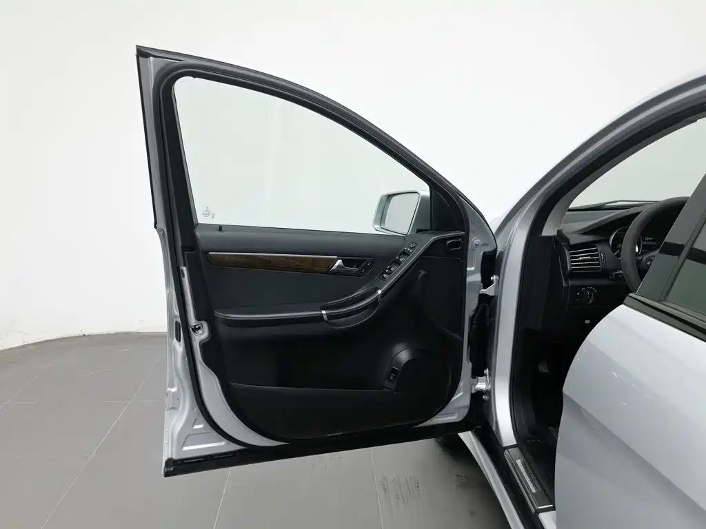 Mercedes-Benz R-Class — миниатюра 8
