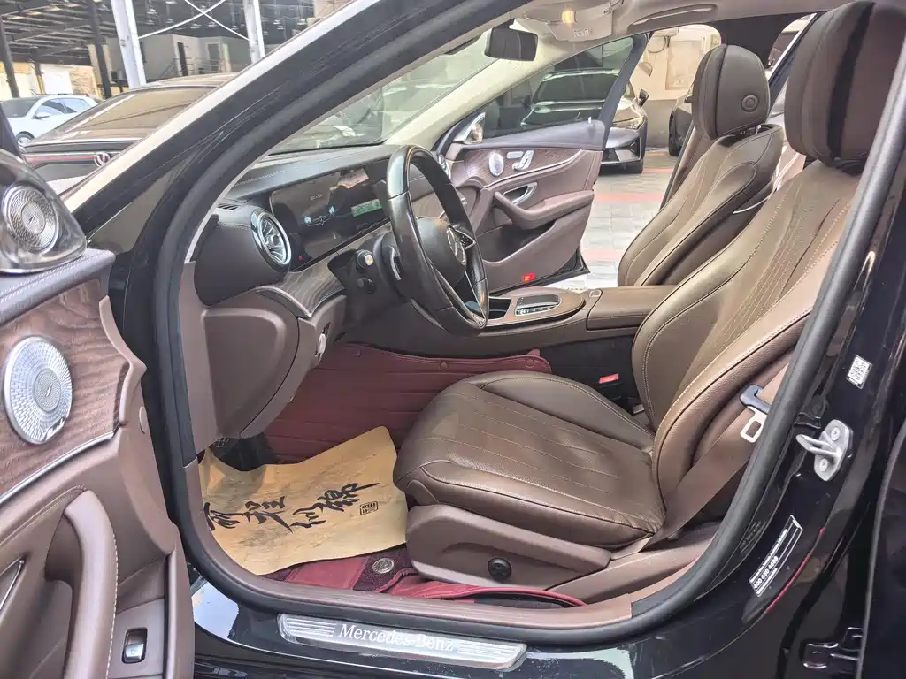 MERCEDES-BENZ E CLASS