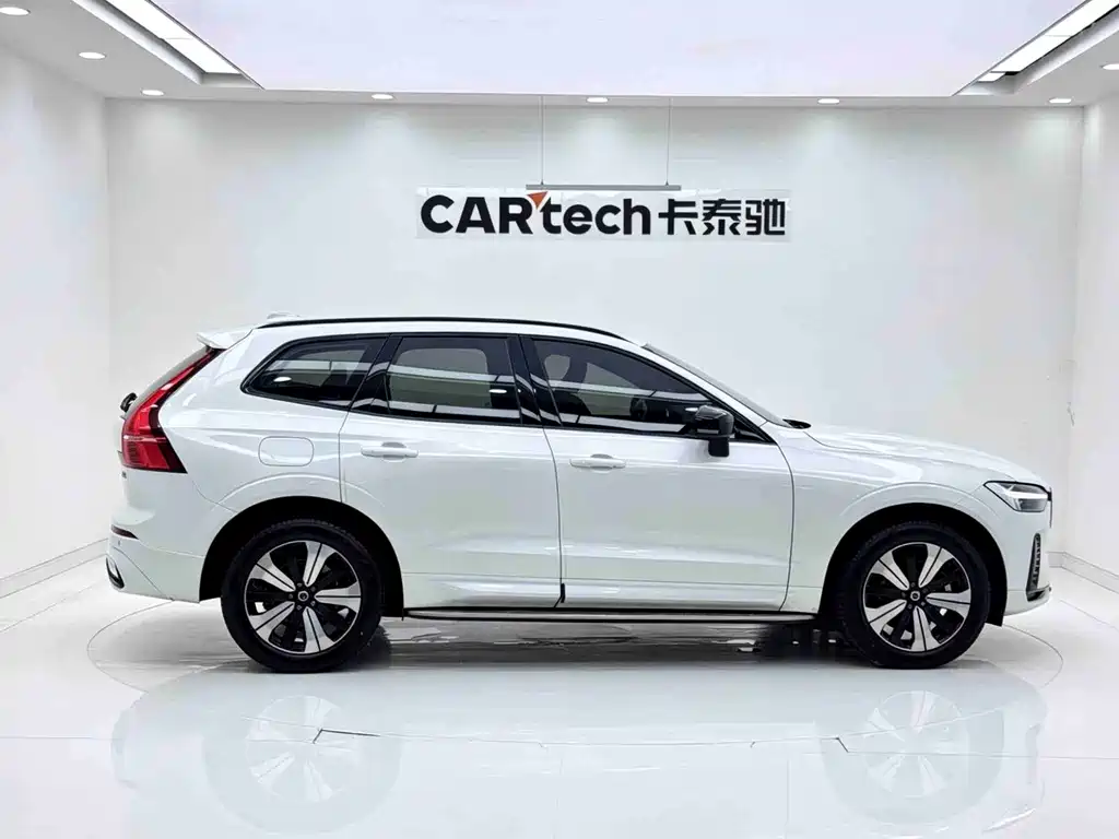 Volvo XC60 2024 B5