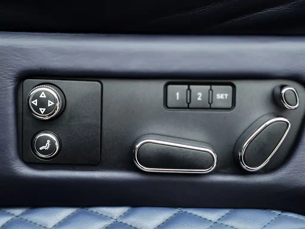 Bentley Flying Spur — миниатюра 23