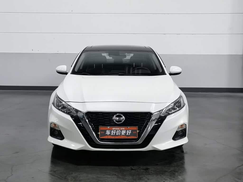 Nissan Teana 2.0 л 2022 г. Белый, пробег 50000 км