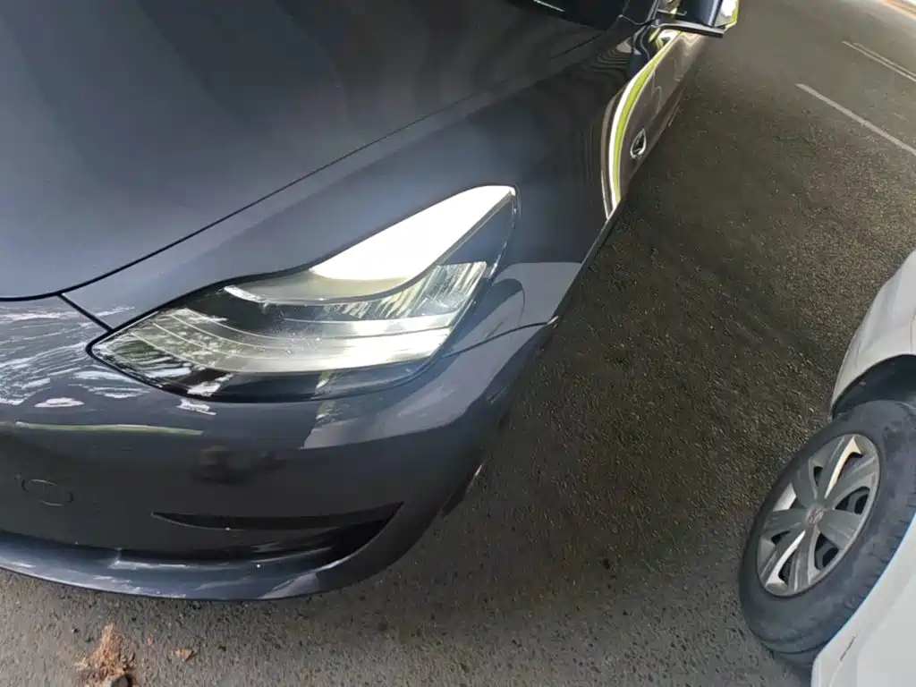 Tesla Model 3 — миниатюра 24