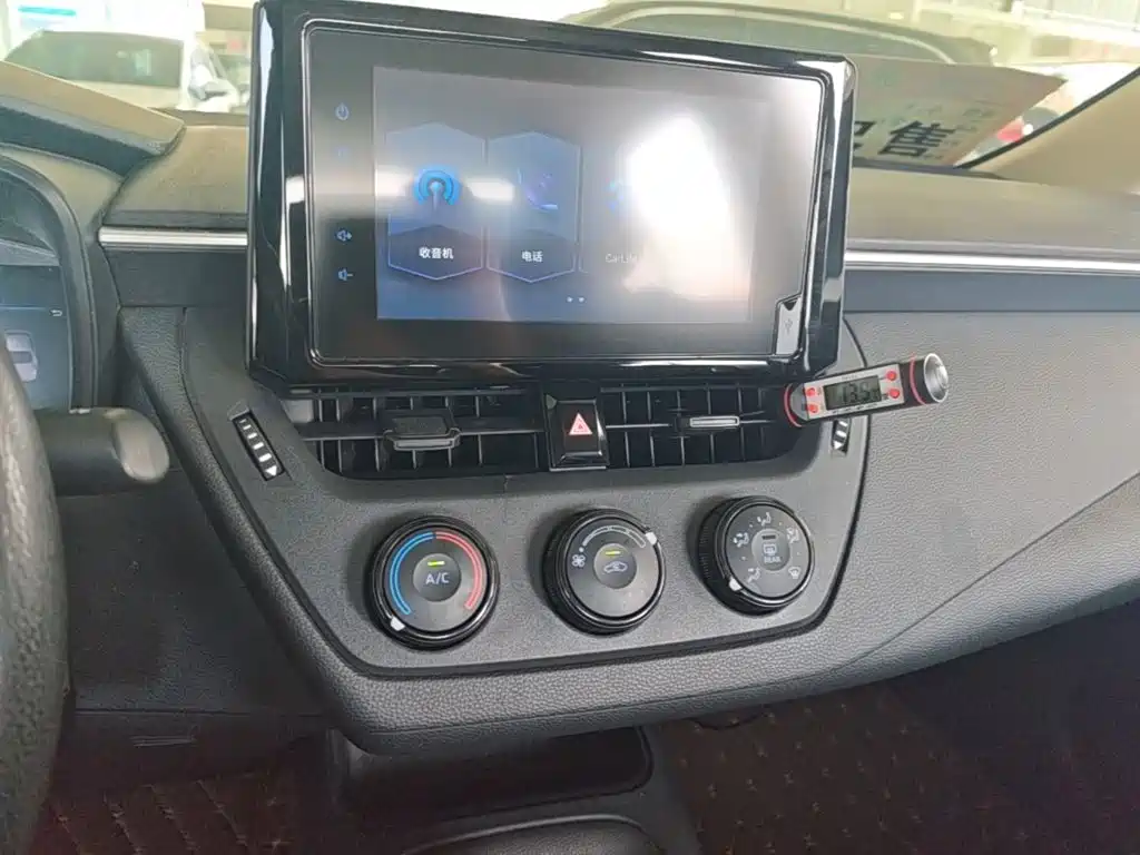 Toyota Corolla — миниатюра 13