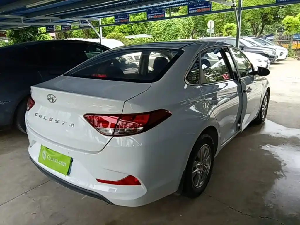 Hyundai Elantra — миниатюра 7