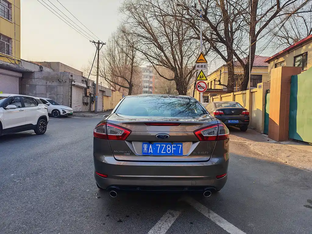 Ford Mondeo 2013 2.3L Fashion