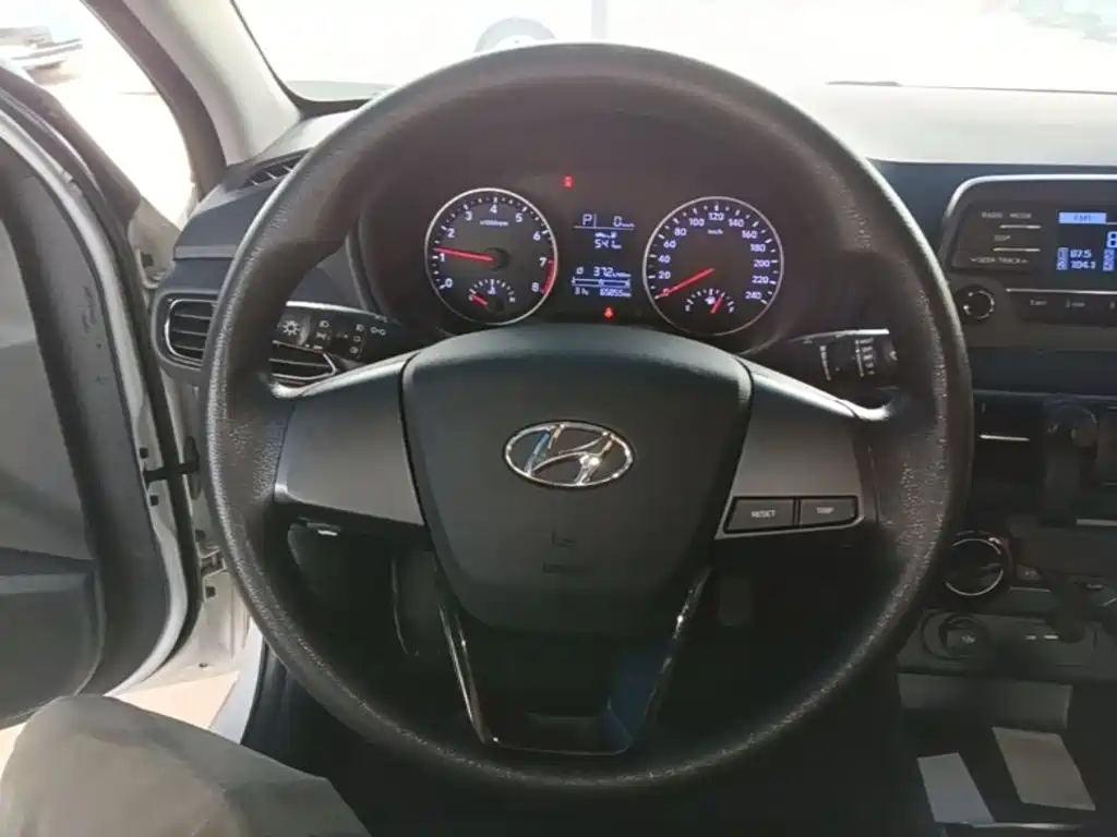 Hyundai Elantra — миниатюра 11
