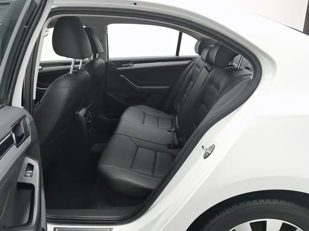 Volkswagen Sagitar — миниатюра 15