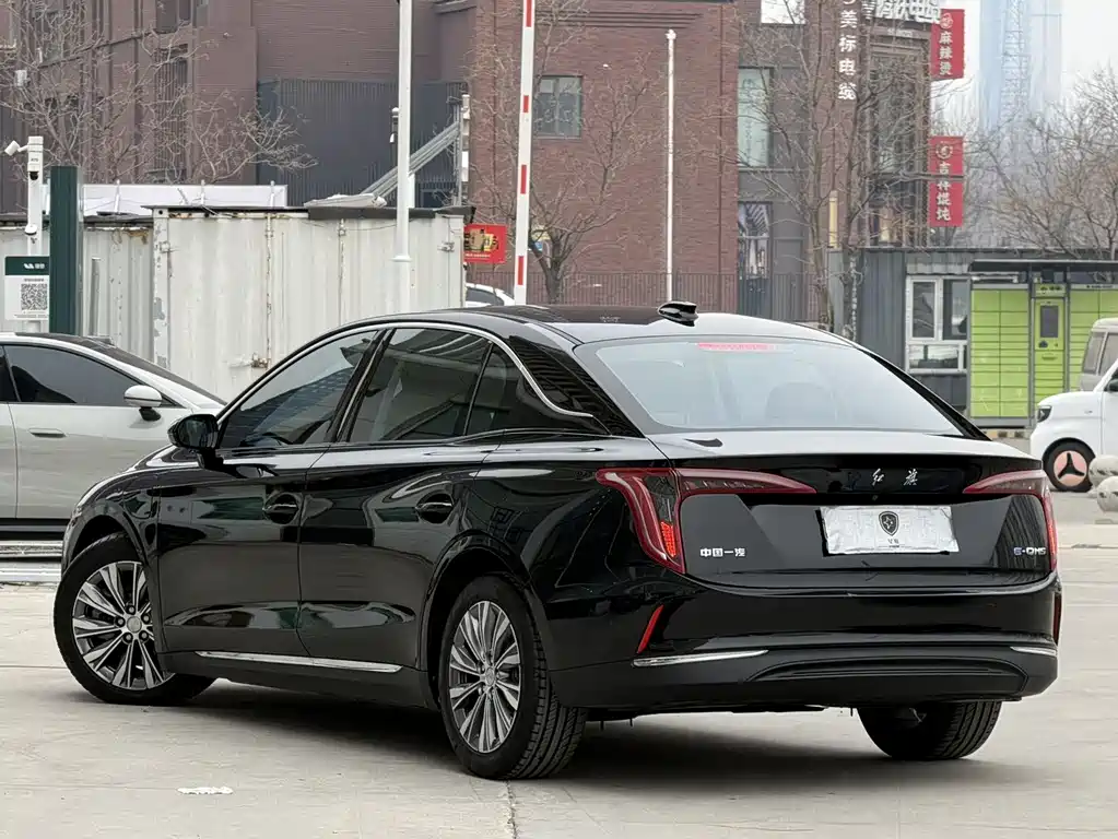 Hongqi HONGQI E QM5