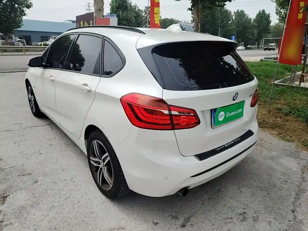 BMW 2 Series Active Tourer — миниатюра 5