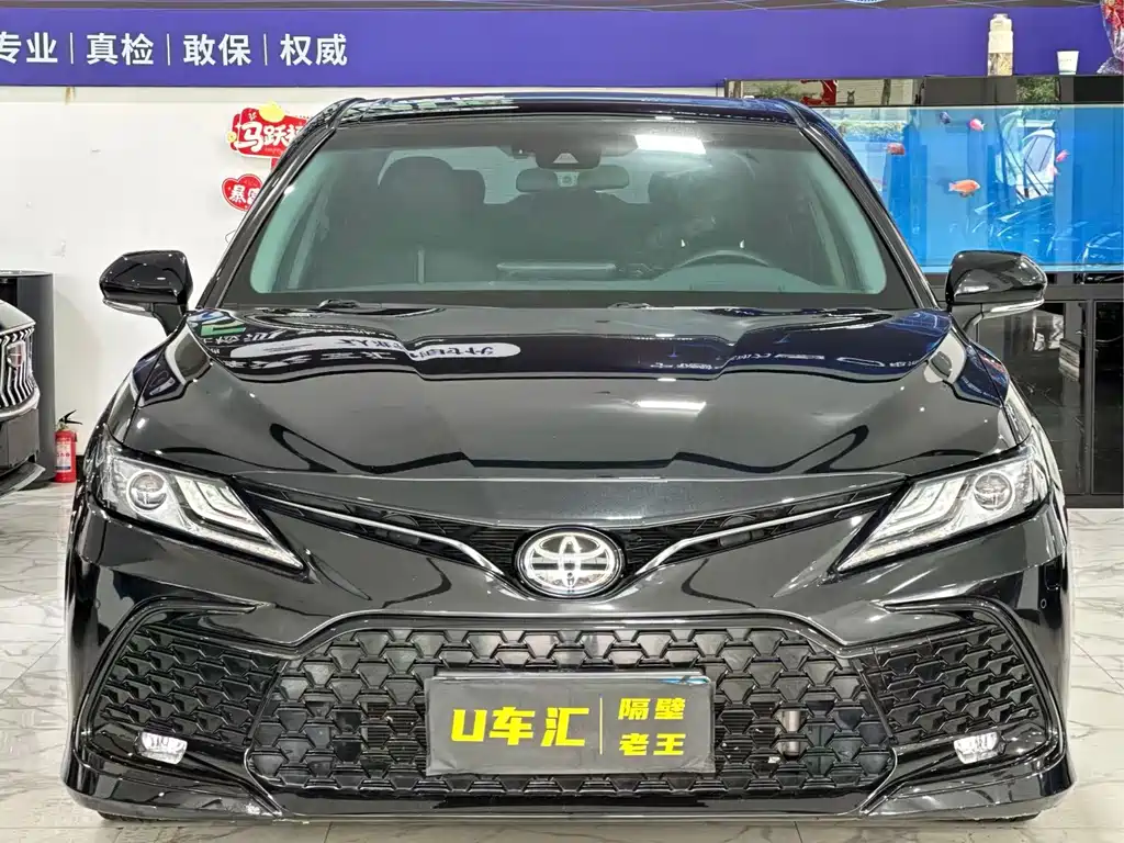 TOYOTA CAMRY