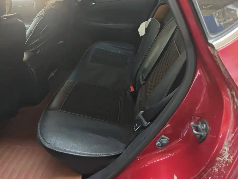 Nissan Tiida — миниатюра 11