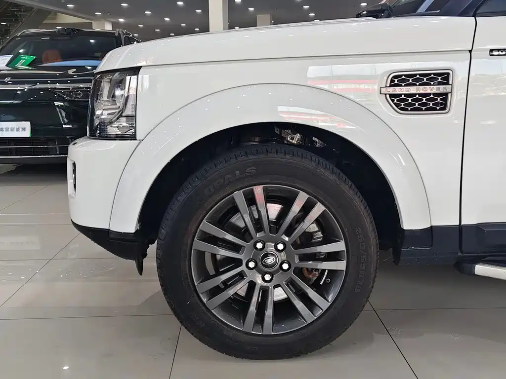 Land Rover Discovery — миниатюра 4