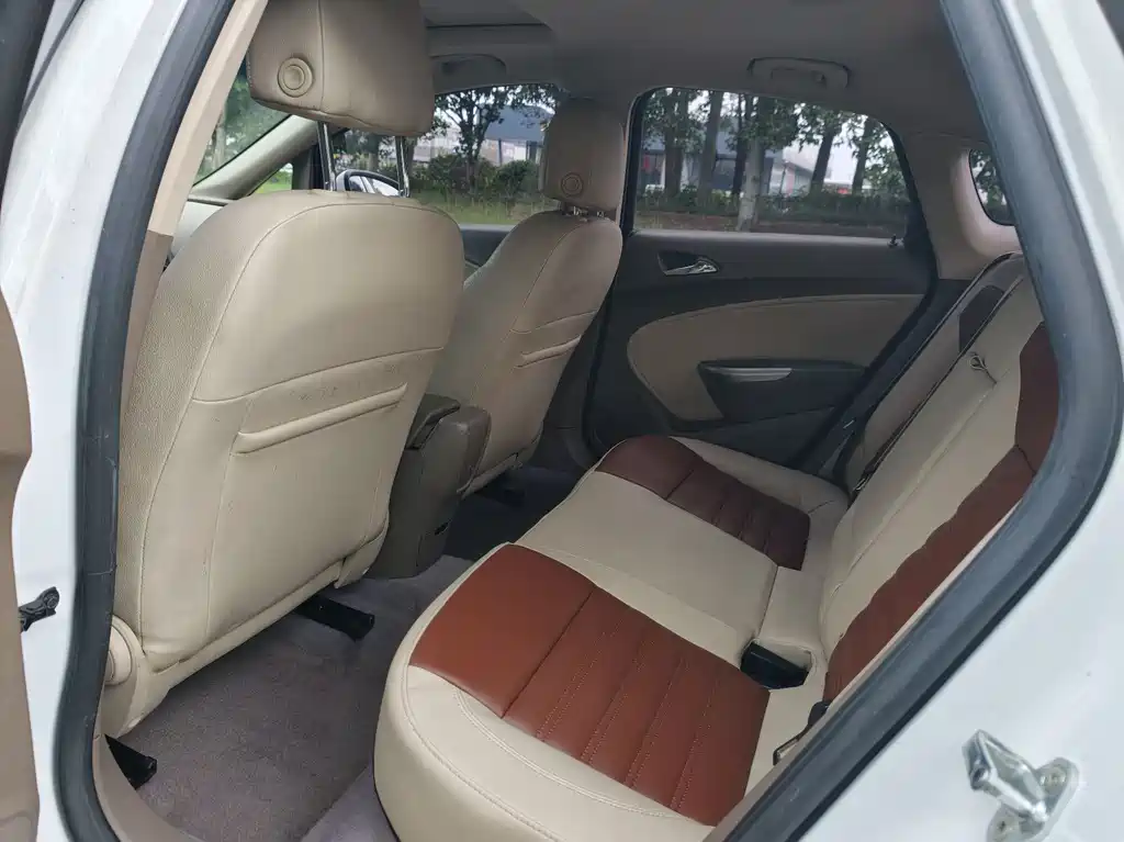 Buick Excelle — миниатюра 7