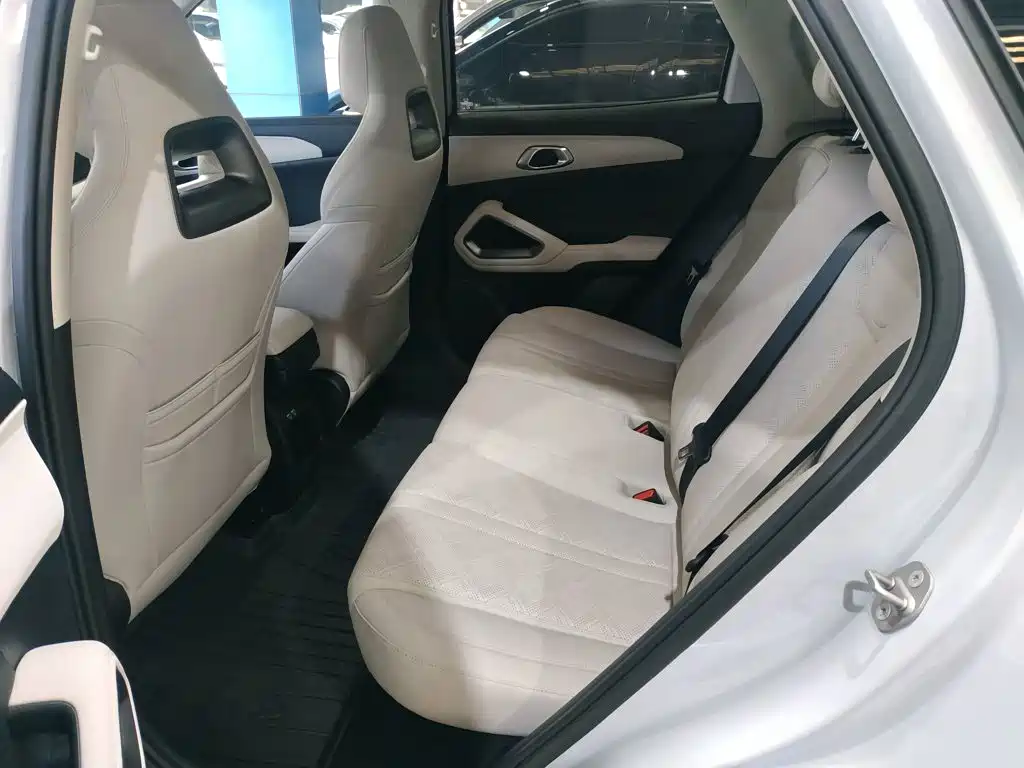 BYD Yuan UP — миниатюра 17