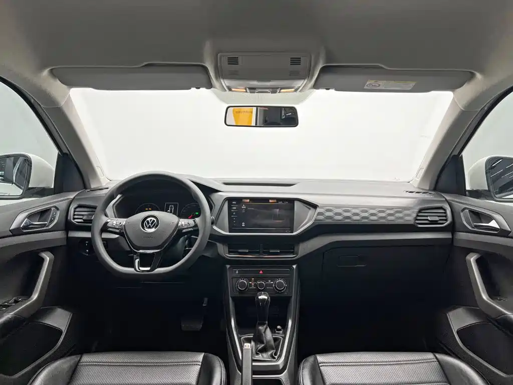 Volkswagen T-Cross - фото 21