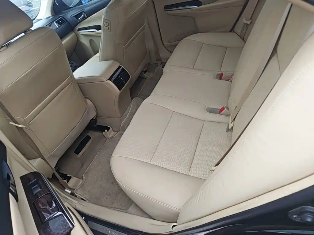 Toyota Camry — миниатюра 17