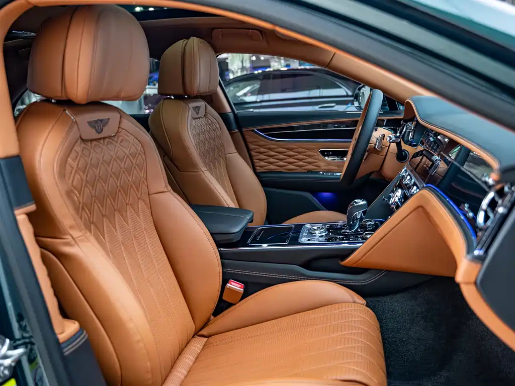 Bentley Flying Spur — миниатюра 12