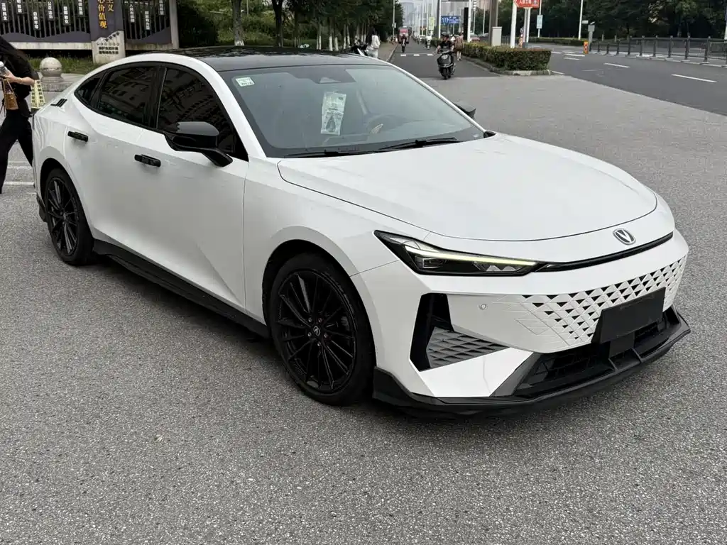 Changan UNI-V 2024 1.5T Premium