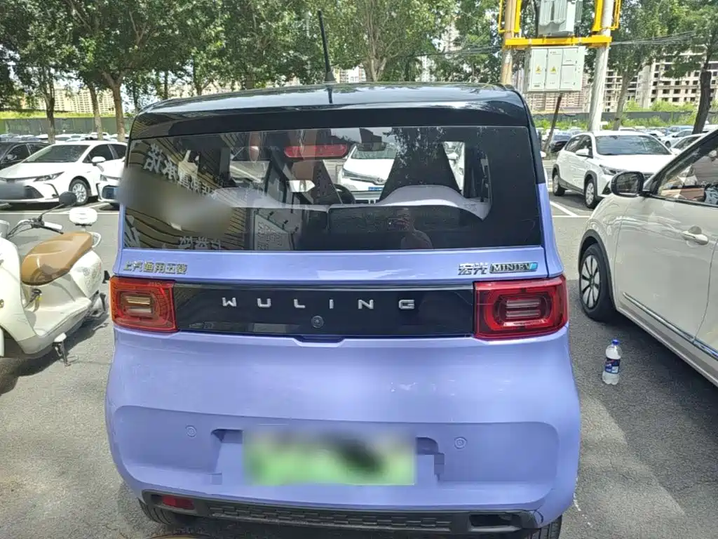Wuling MINIEV — миниатюра 6
