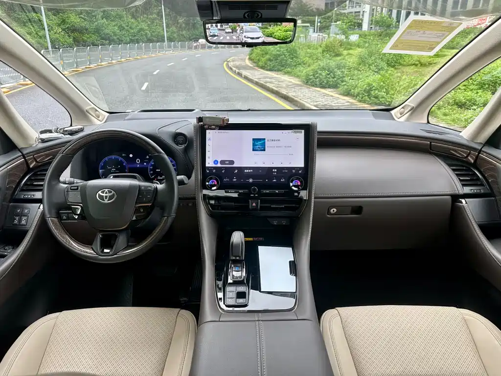 Toyota Alphard 2024 2.5L Premium