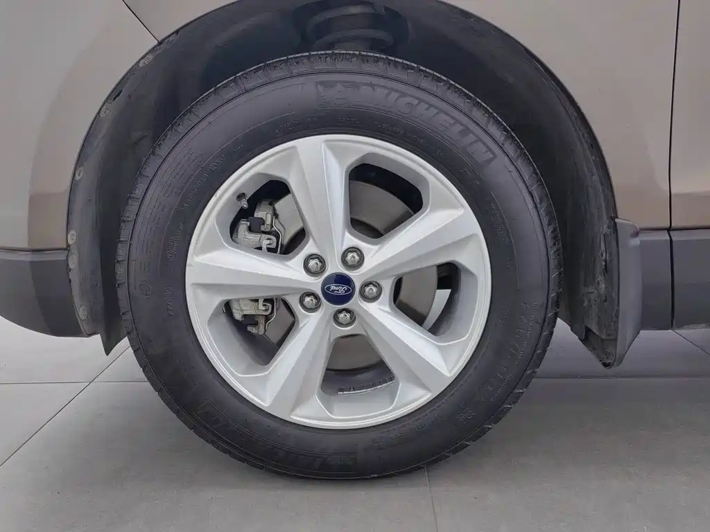 Ford Edge — миниатюра 17