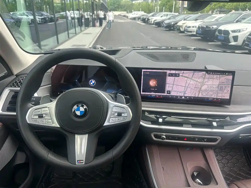 BMW X5 2025 xDrive 30Li Premium M Sport