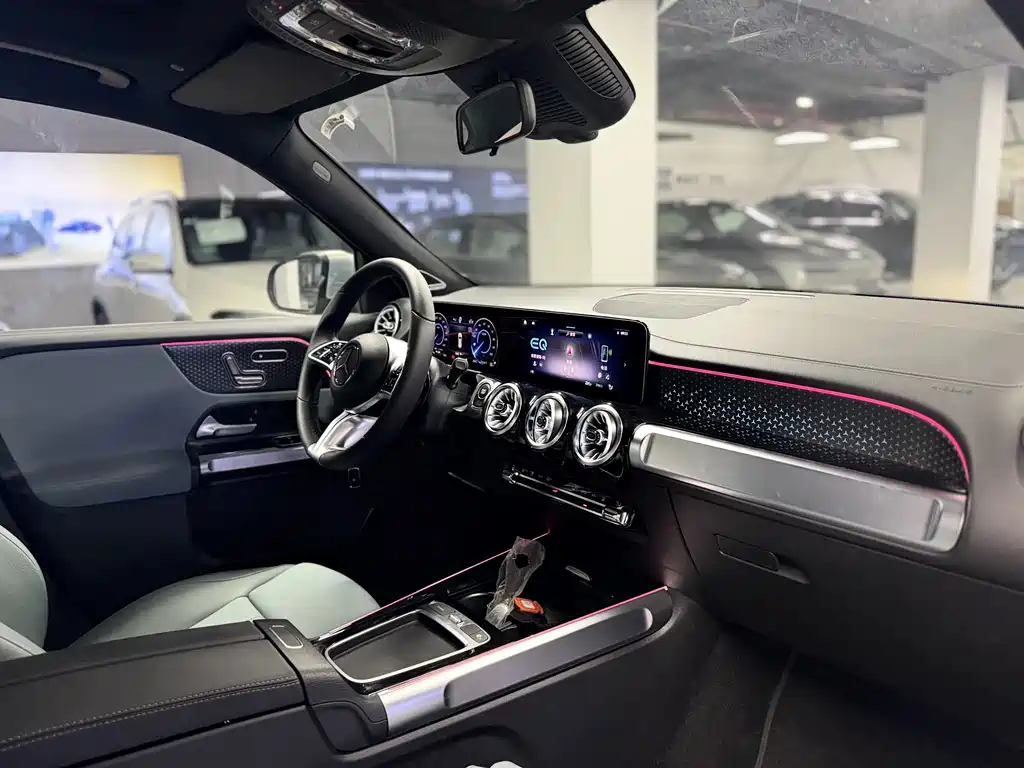 Mercedes-Benz EQB — миниатюра 16