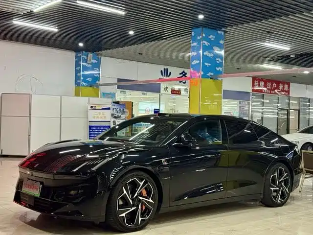 2025 Lynk & Co Z10 - zdjęcie 1 z 15
