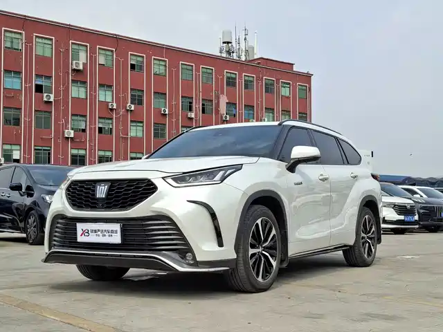 TOYOTA CROWN LUFANG 2024