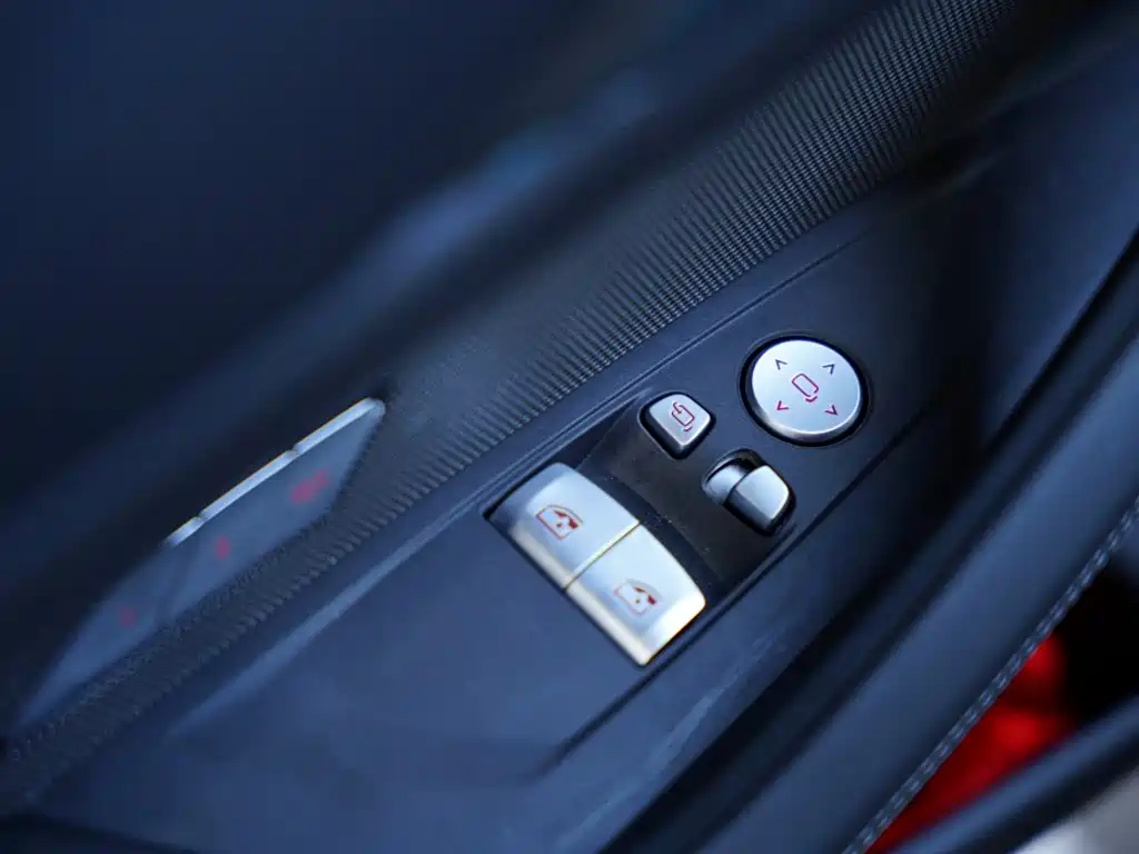 BMW M4 — миниатюра 31