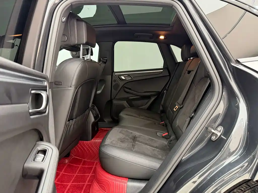 Porsche Macan — миниатюра 19