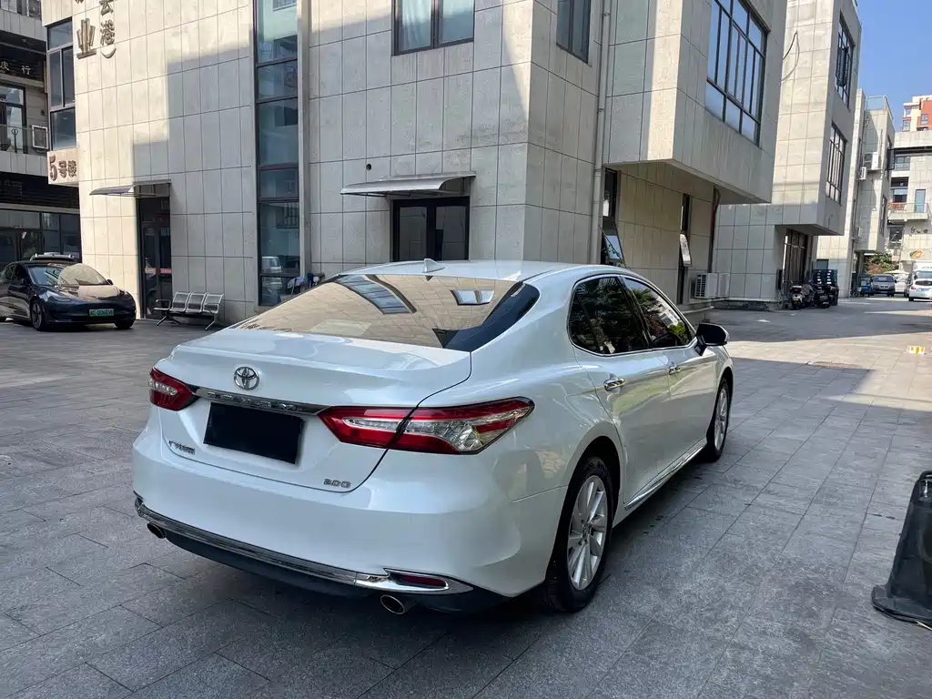 TOYOTA CAMRY