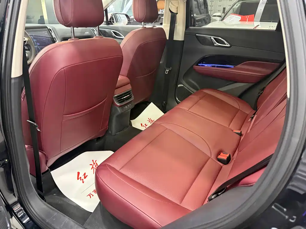 Hongqi Hongqi HS3 PHEV — миниатюра 8