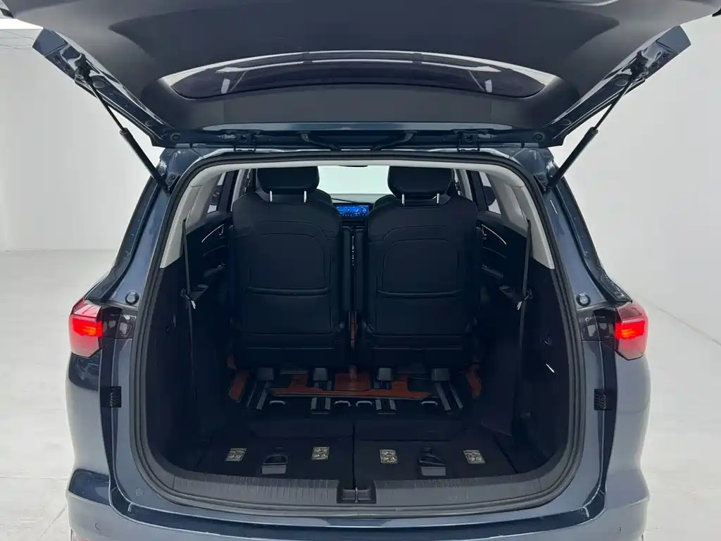 Wuling Victory — миниатюра 18