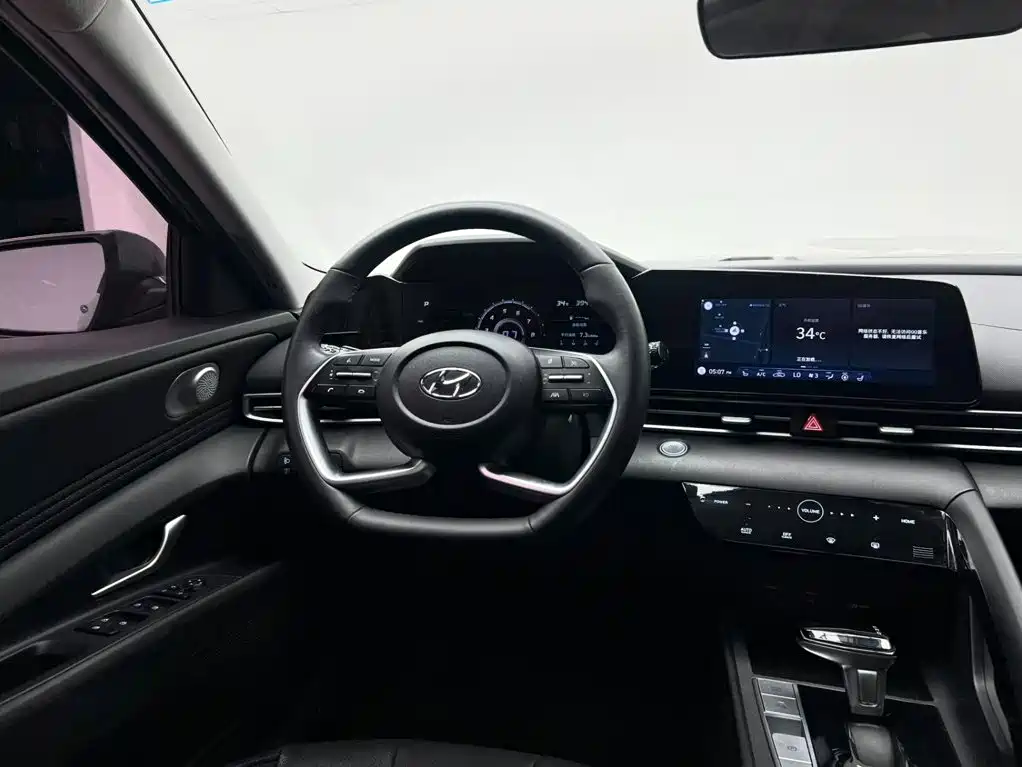 Hyundai Elantra — миниатюра 20